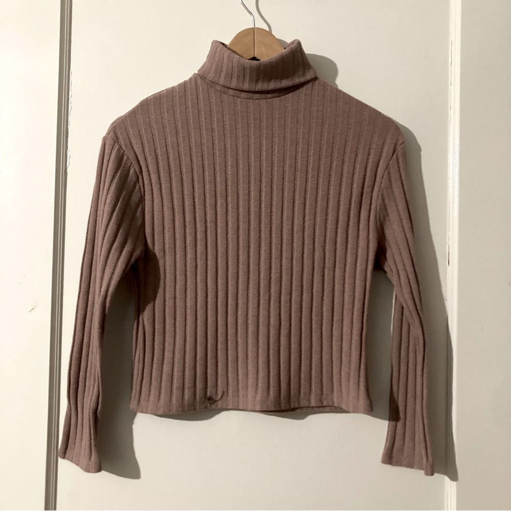 Olivia Rae Brown Cropped Long Sleeve Ribbed Knit Turtleneck Top women’s size S